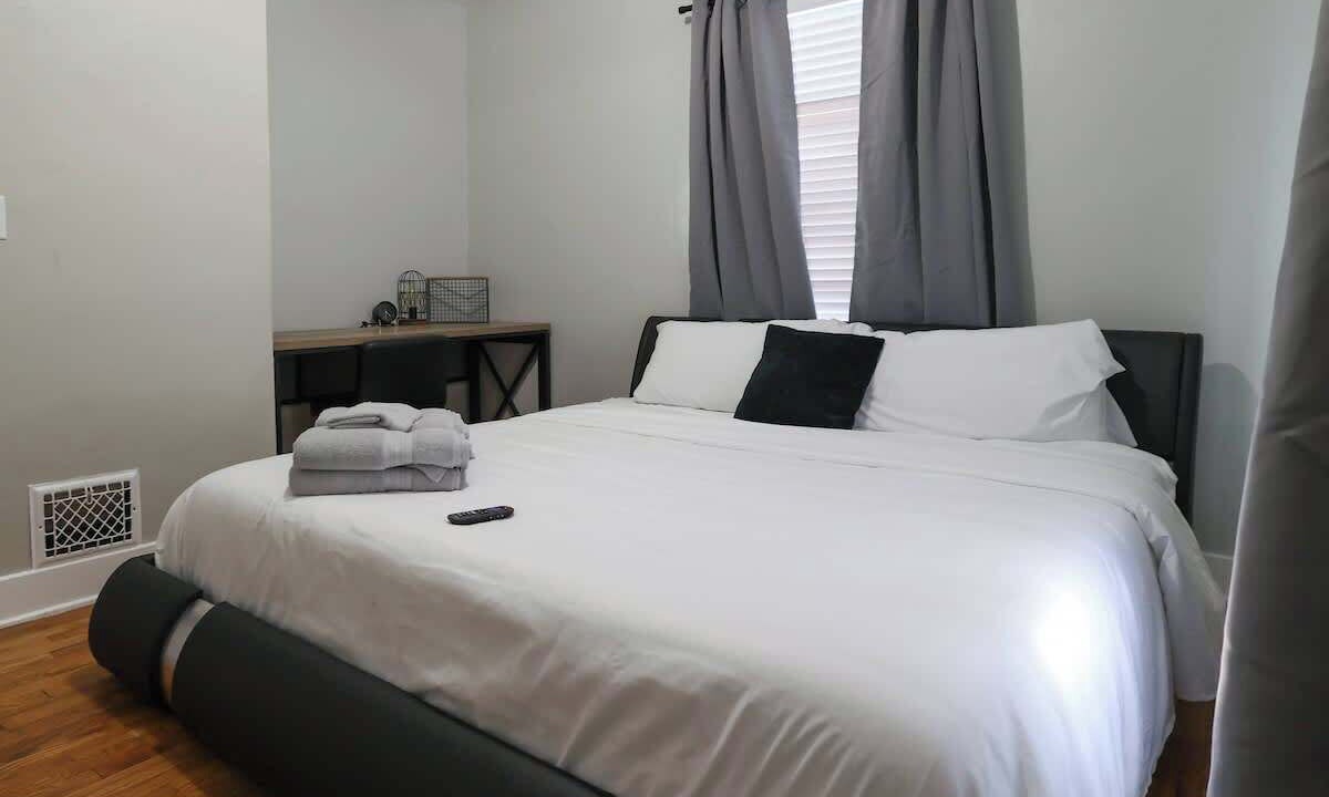 Photo of Bedroom in Lansing