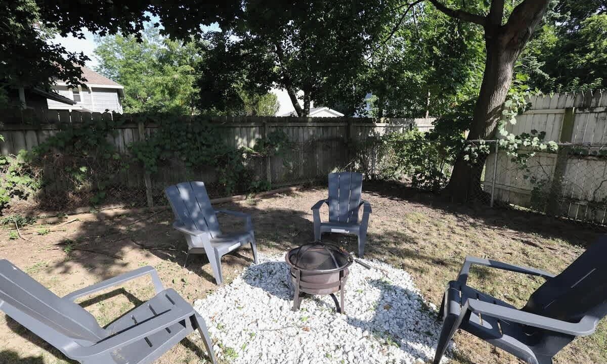 Photo of Outdoor in Lansing