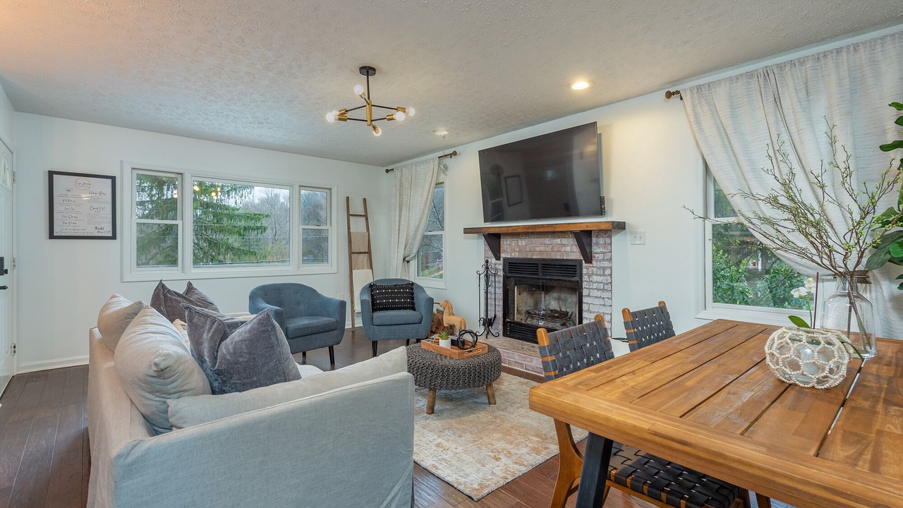 Photo of Livingroom in Royal Pines
