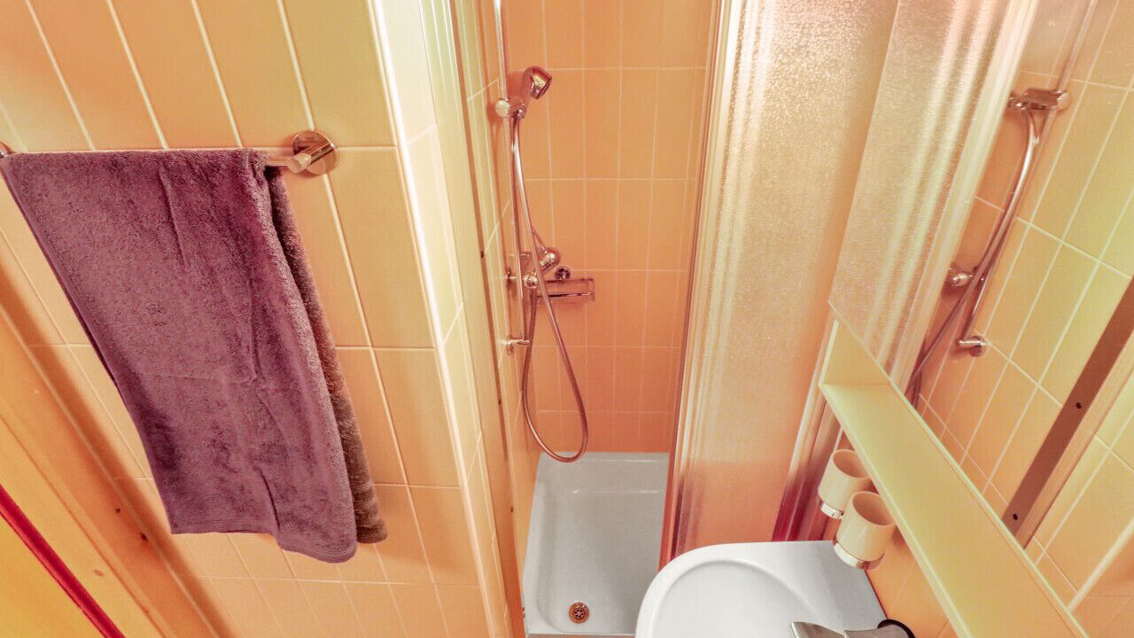 Photo of Bathroom in Lens