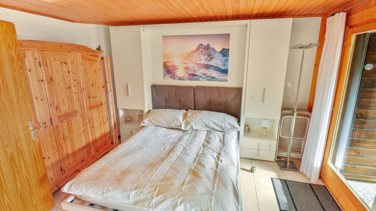 Photo of Bedroom in Lens