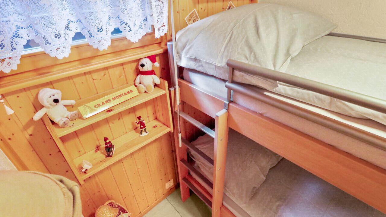 Photo of Bedroom in Lens