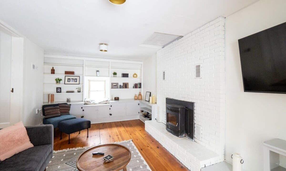 Photo of Livingroom in Pittsfield