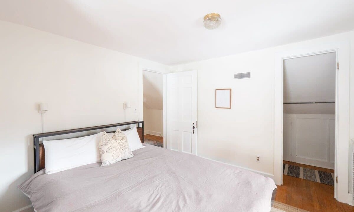 Photo of Bedroom in Pittsfield