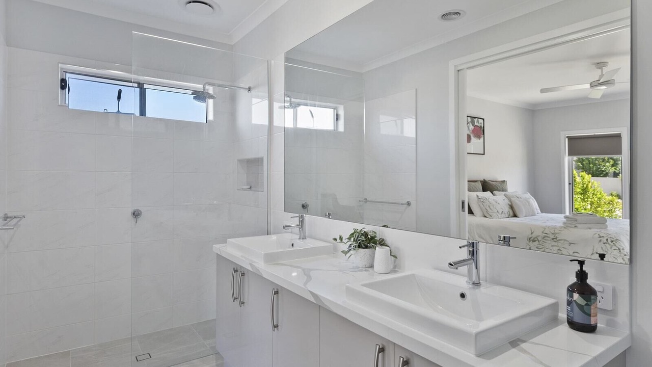 Photo of Bathroom in Yarrawonga