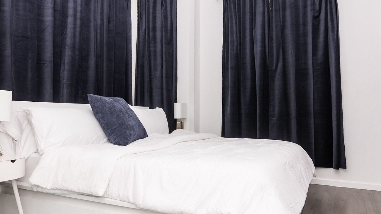 Photo of Bedroom in Fort Lee