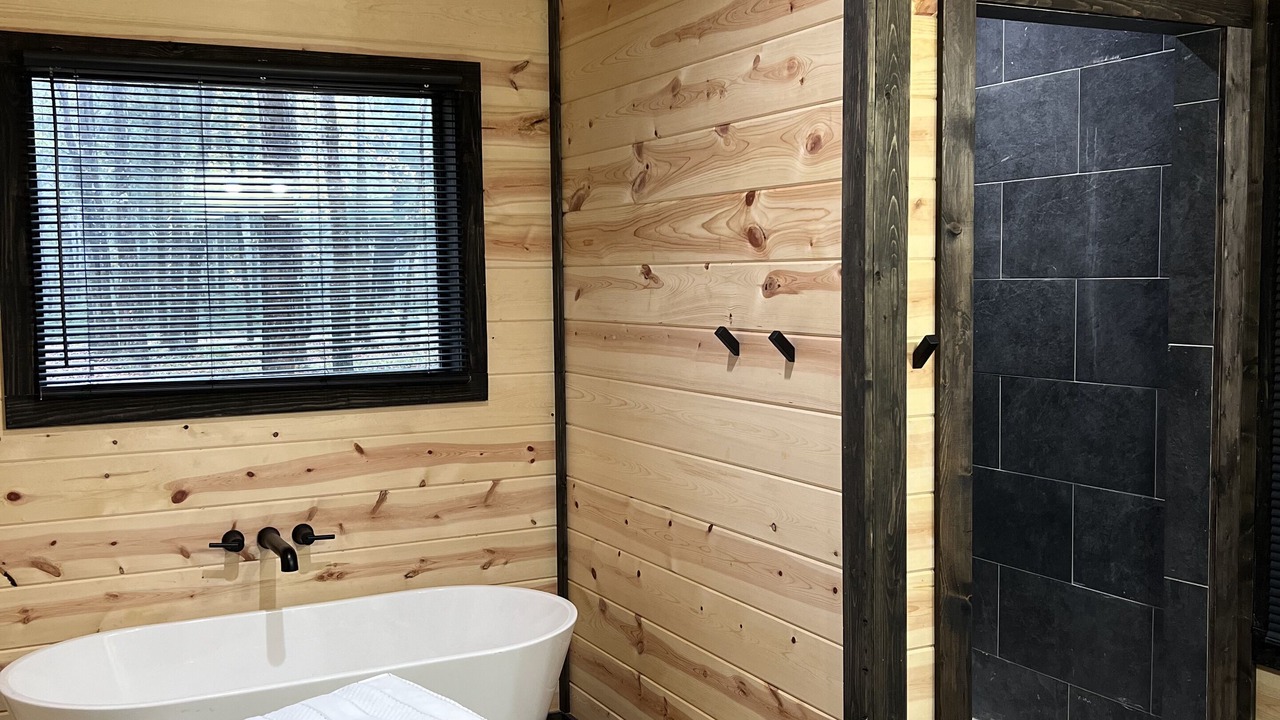 Photo of Bathroom in Broken Bow