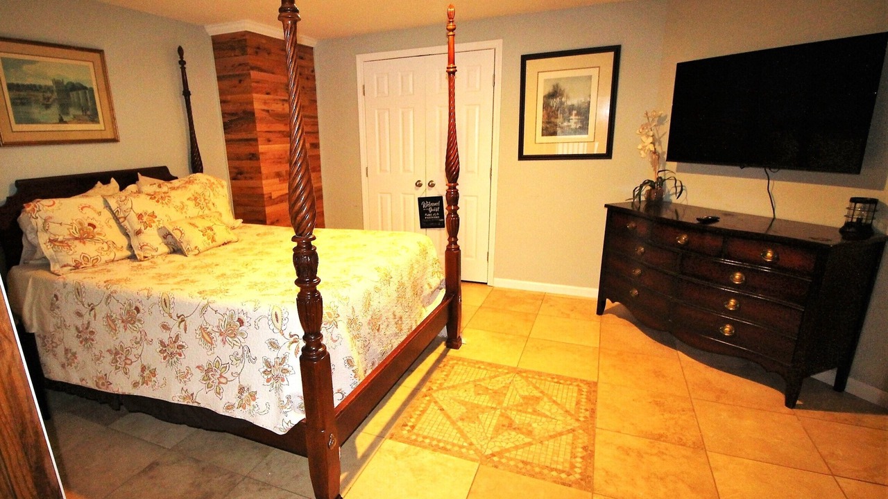 Photo of Bedroom in Hernando