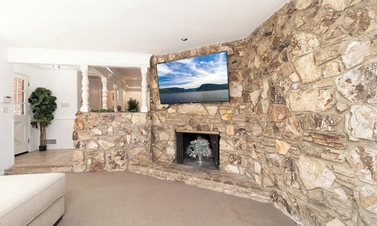 Photo of Livingroom in Northridge