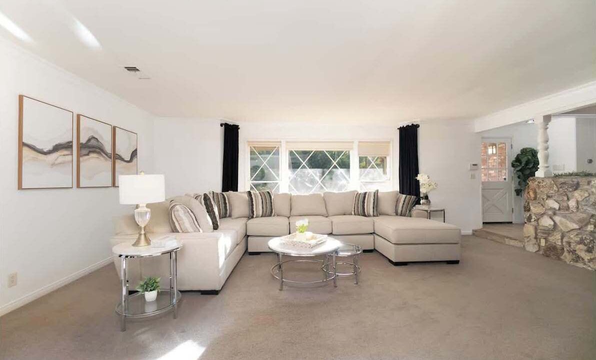 Photo of Livingroom in Northridge