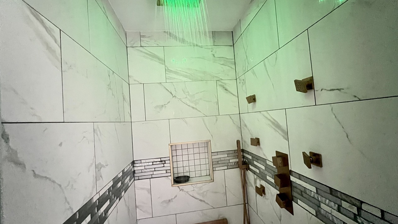 Photo of Bathroom in Harbor
