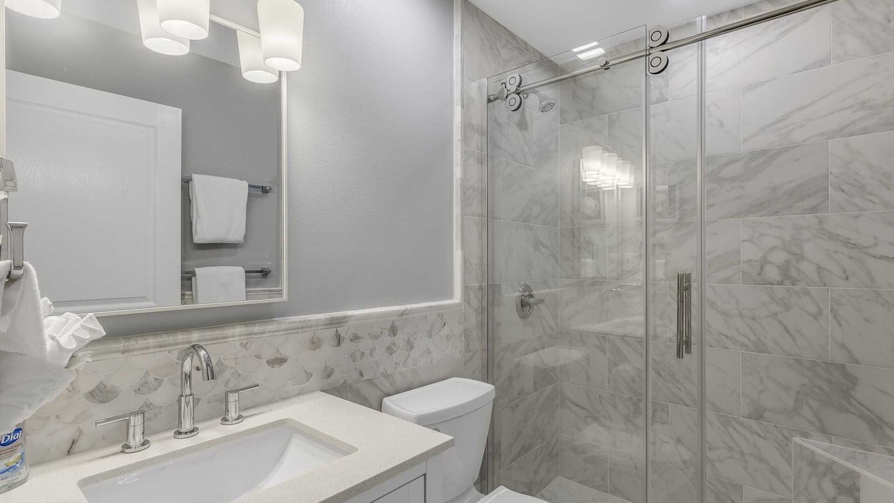 Photo of Bathroom in Avalon Beach Estates