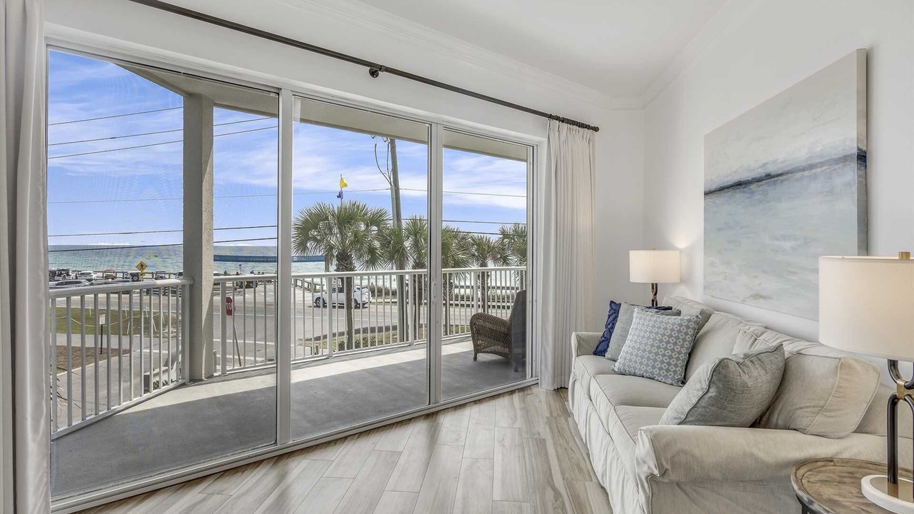 Photo of Livingroom in Avalon Beach Estates