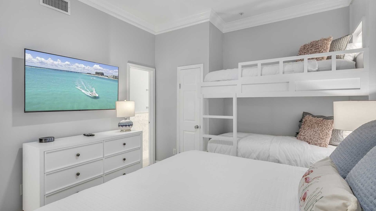 Photo of Bedroom in Avalon Beach Estates