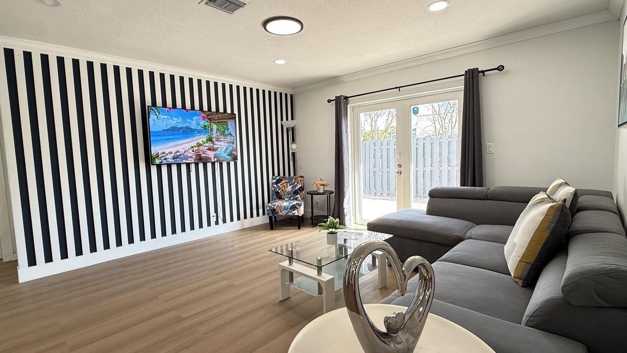 Photo of Livingroom in North Andrews Gardens