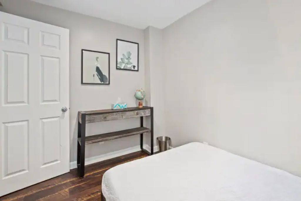 Photo of Bedroom in Barre Circle