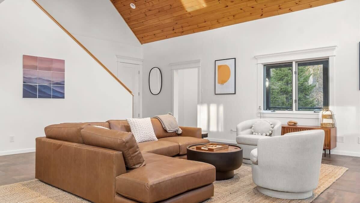 Photo of Livingroom in Becket