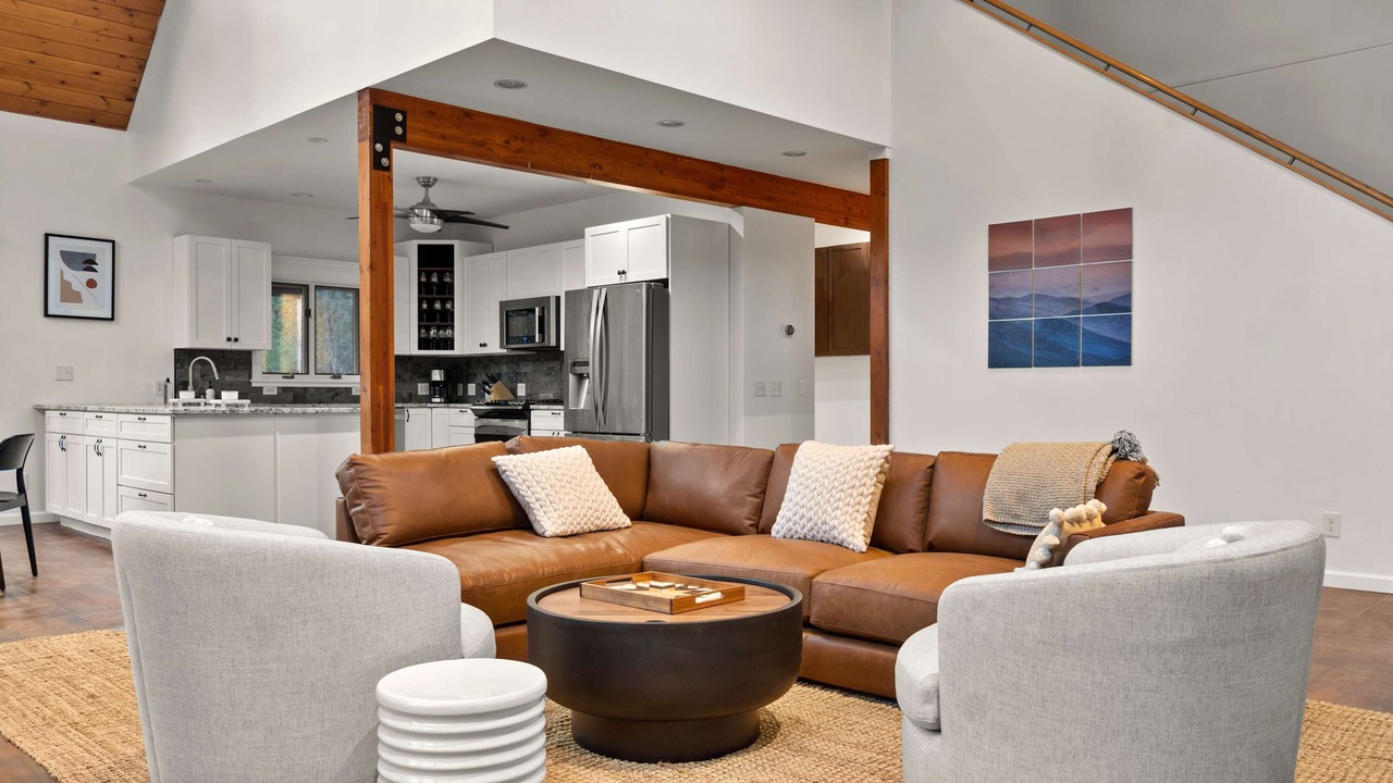 Photo of Livingroom in Becket