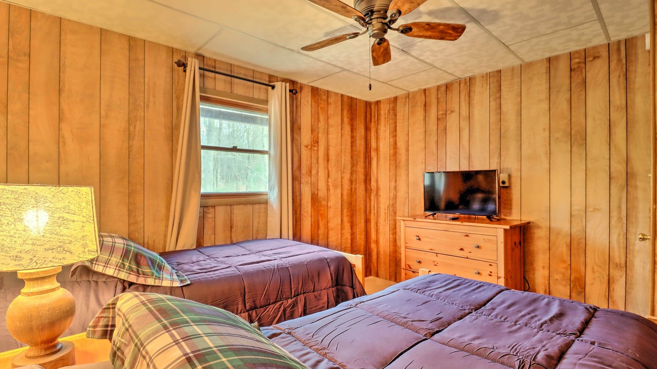Photo of Bedroom in Lake Harmony Estates