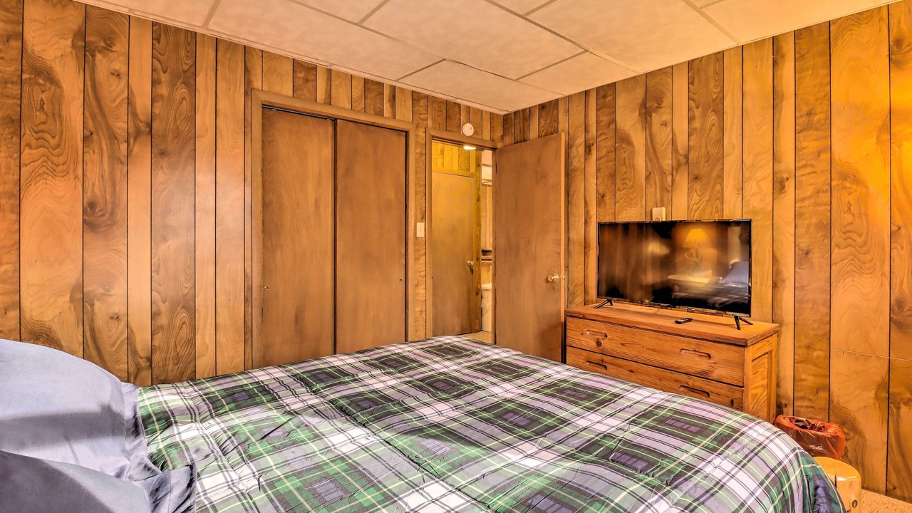 Photo of Bedroom in Lake Harmony Estates
