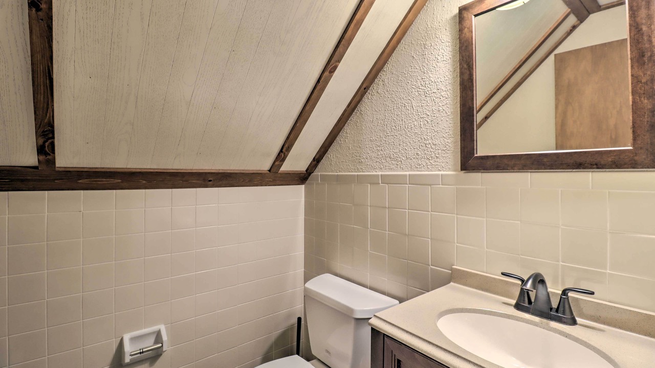 Photo of Bathroom in Lake Harmony Estates
