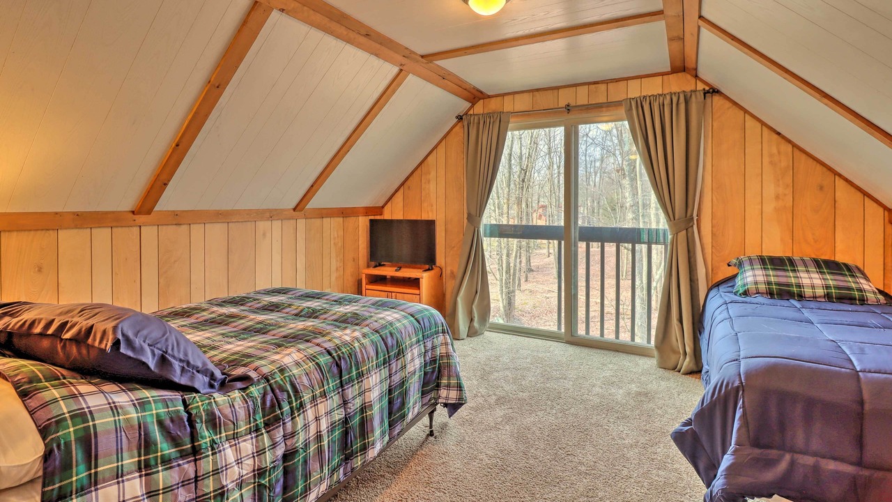 Photo of Bedroom in Lake Harmony Estates