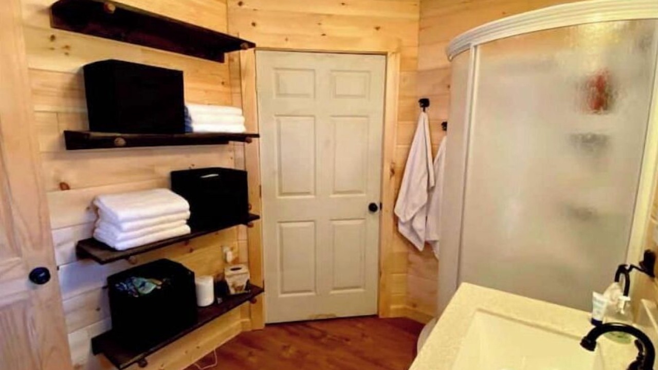 Photo of Bathroom in Town of Webb