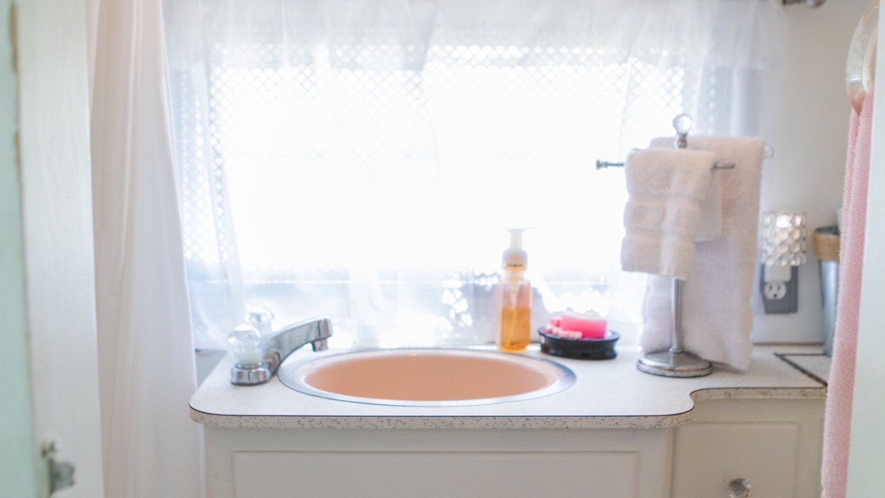 Photo of Bathroom in Tow