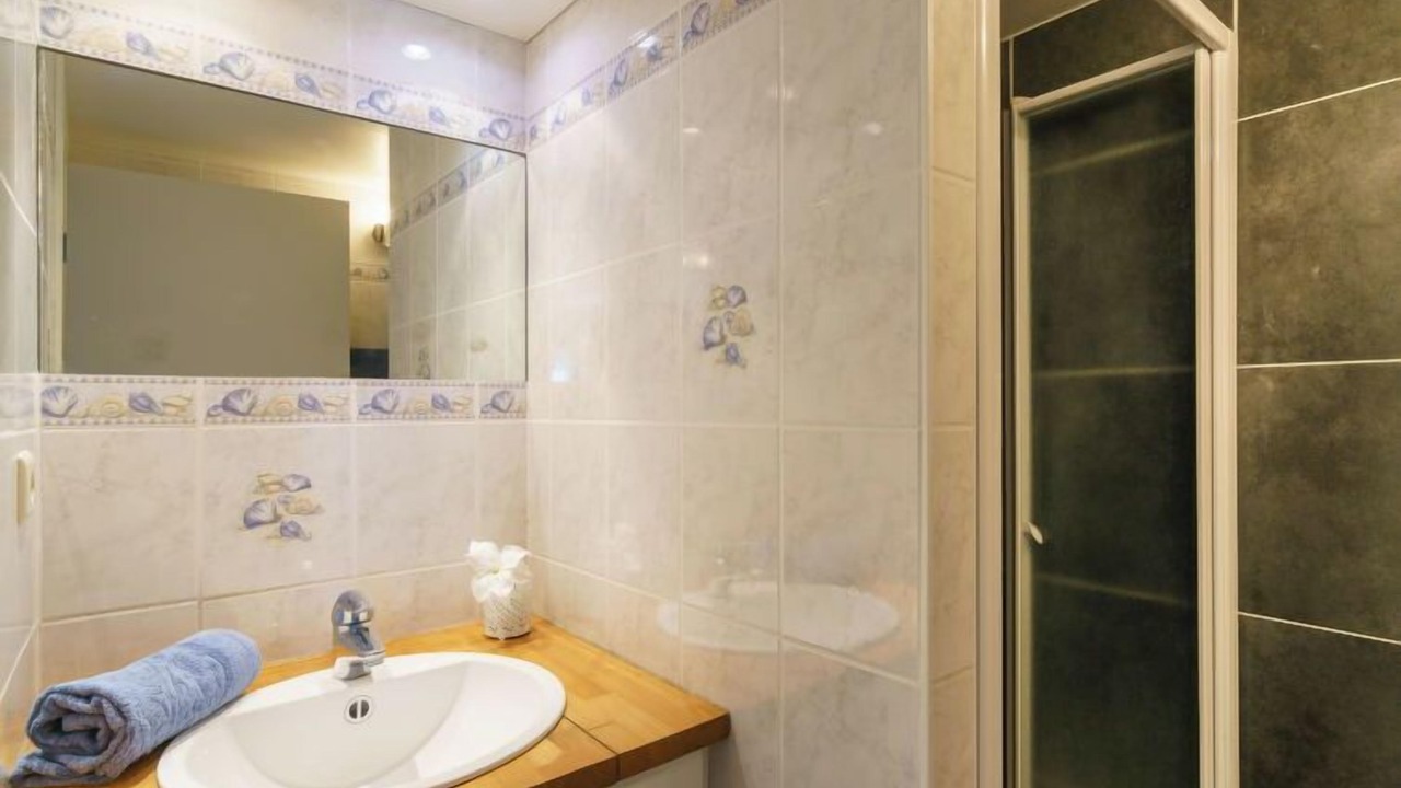 Photo of Bathroom in Plogoff