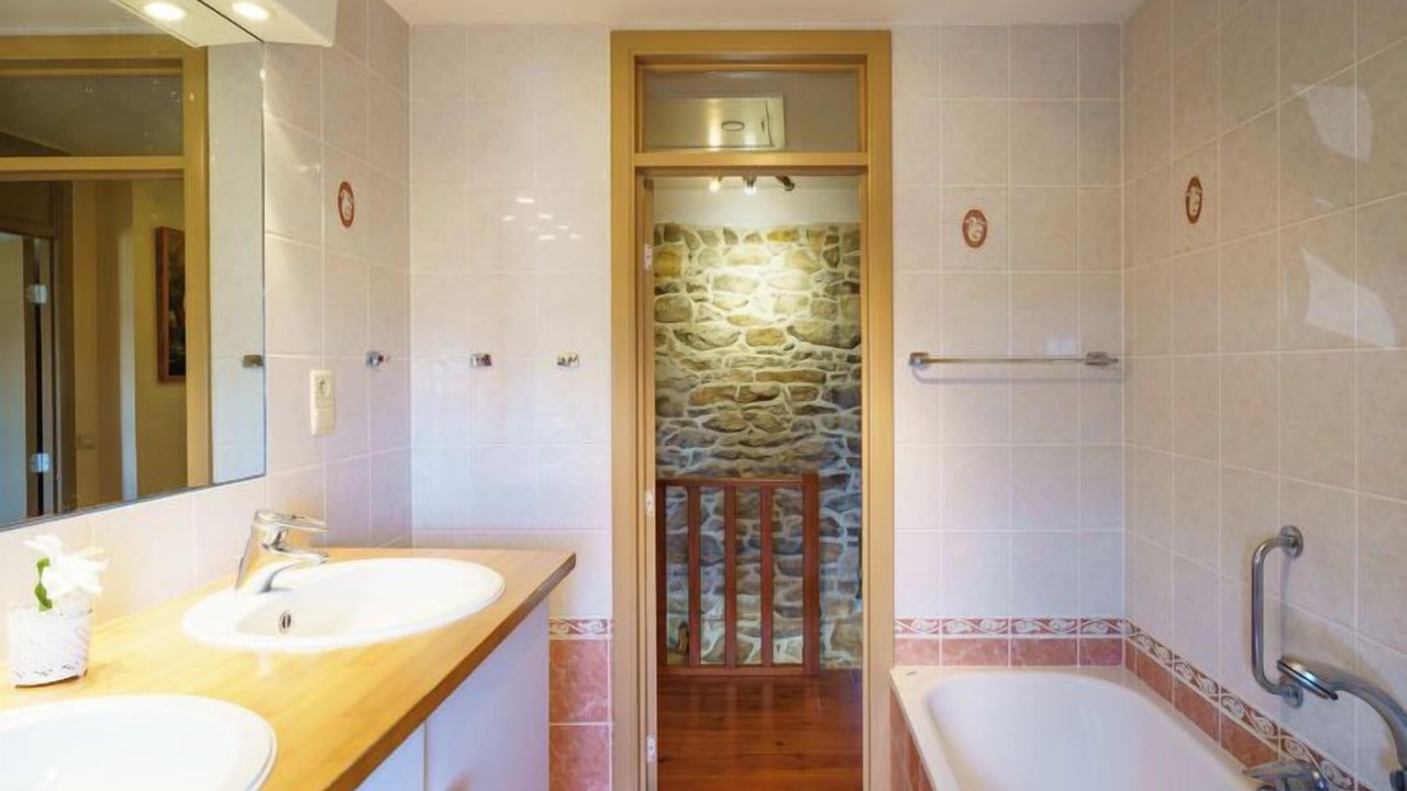 Photo of Bathroom in Plogoff