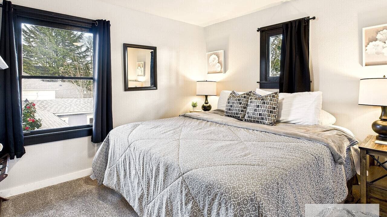 Photo of Bedroom in Albany