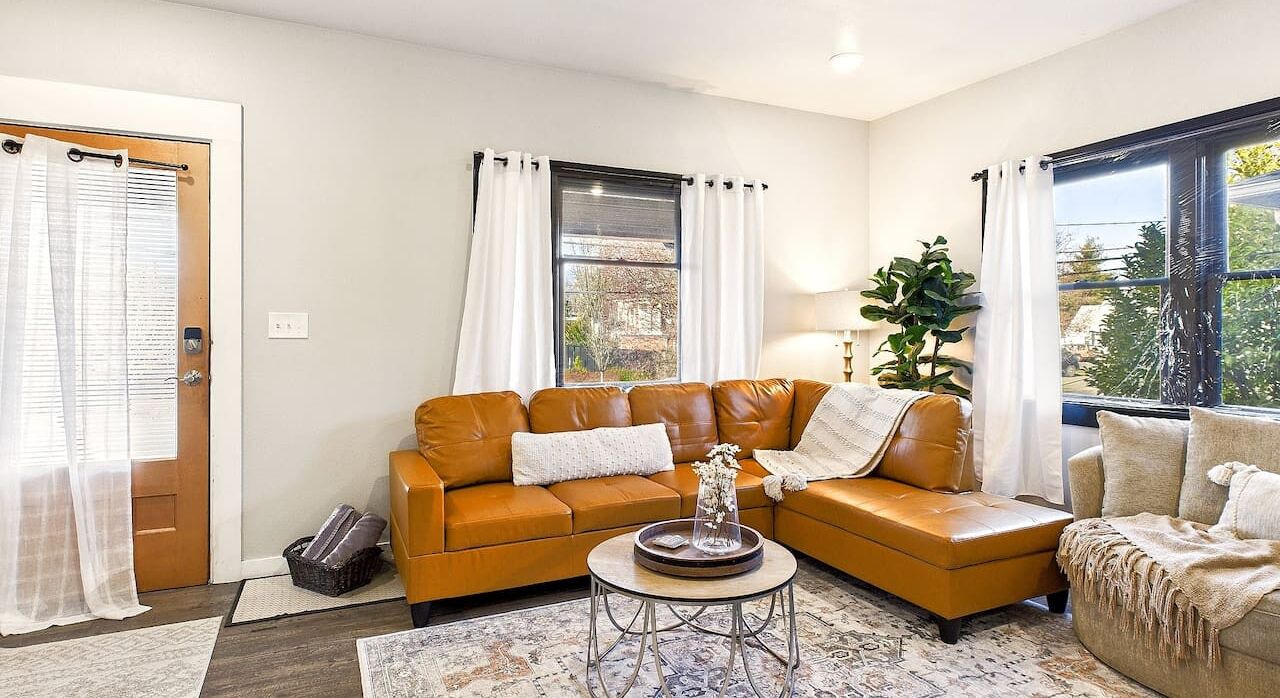 Photo of Livingroom in Albany