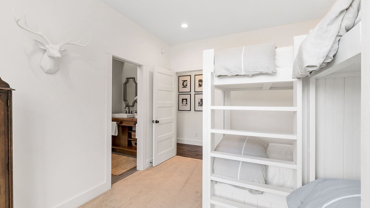 Photo of Bedroom in Smithville