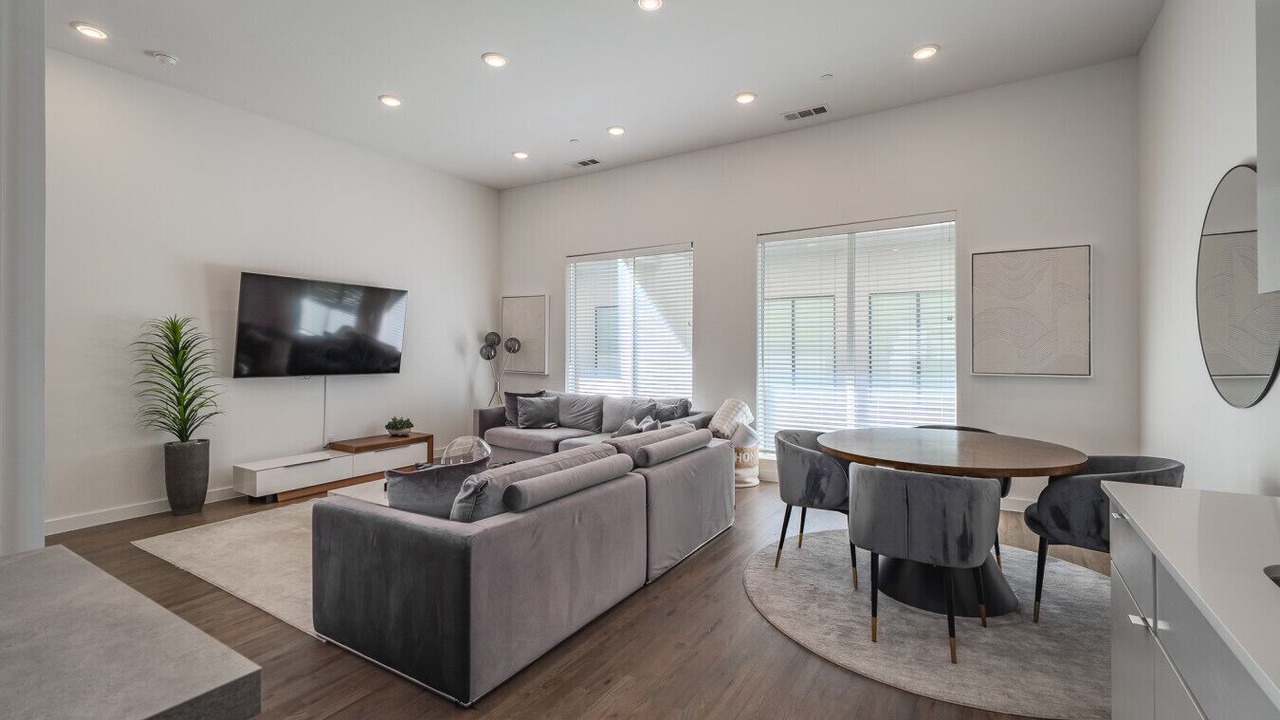 Photo of Livingroom in Old East Dallas