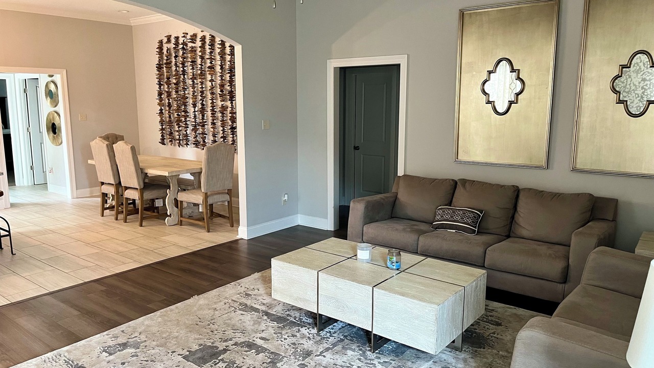 Photo of Livingroom in Milton
