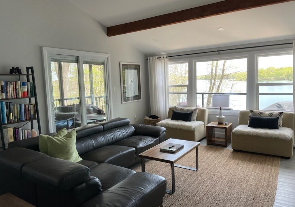 Photo of Livingroom in Frontenac