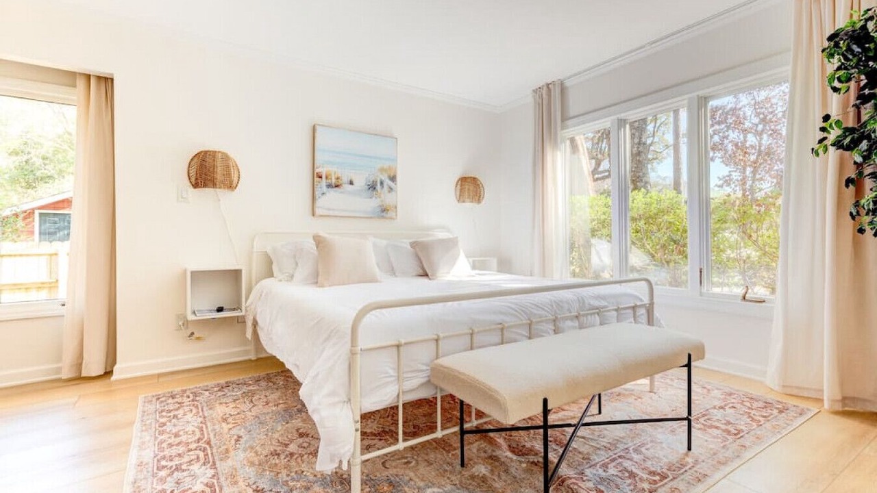Photo of Bedroom in Pine Knoll Shores