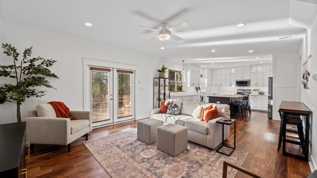 Photo of Livingroom in Dripping Springs