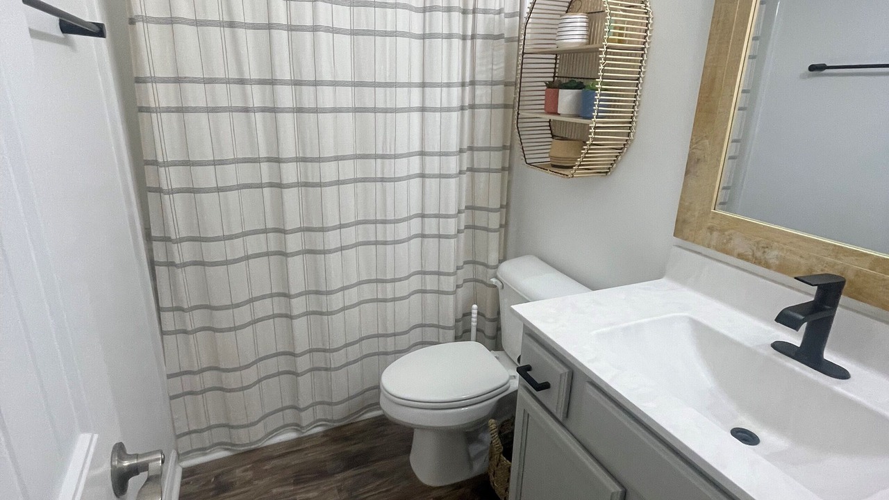 Photo of Bathroom in Myrtle Grove
