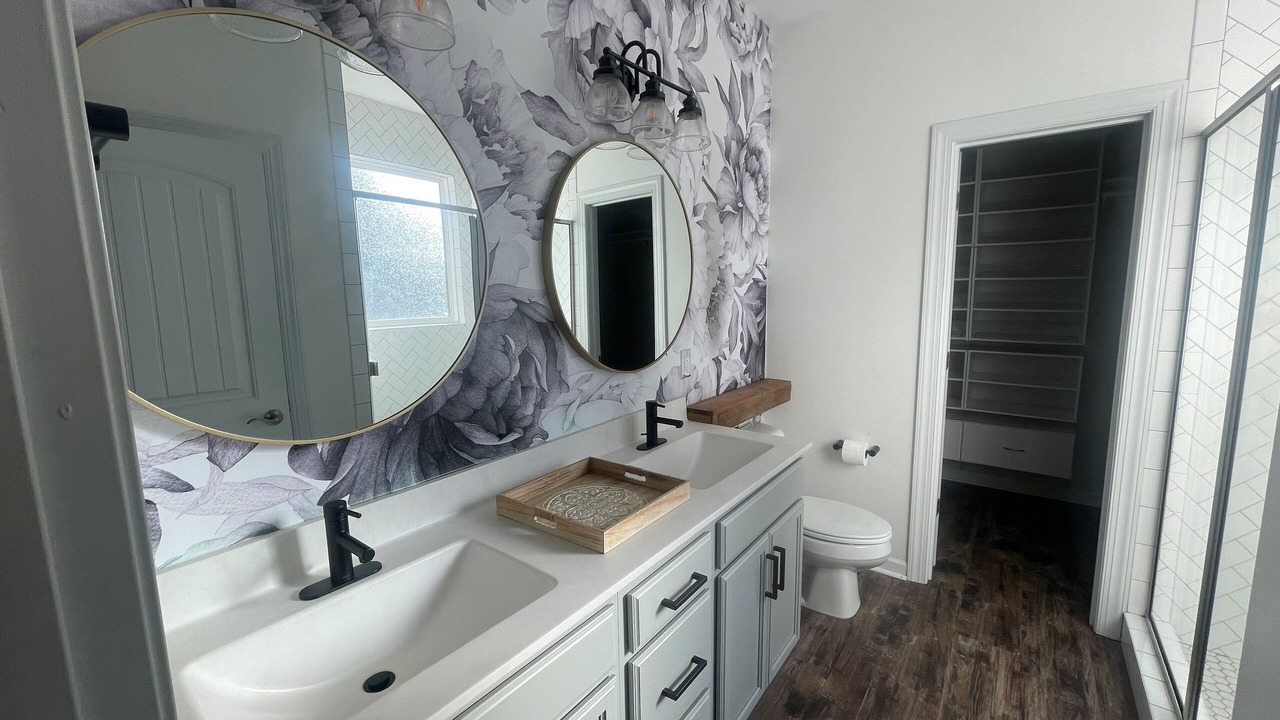 Photo of Bathroom in Myrtle Grove