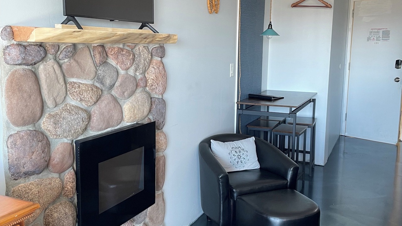 Photo of Livingroom in Weirs Beach