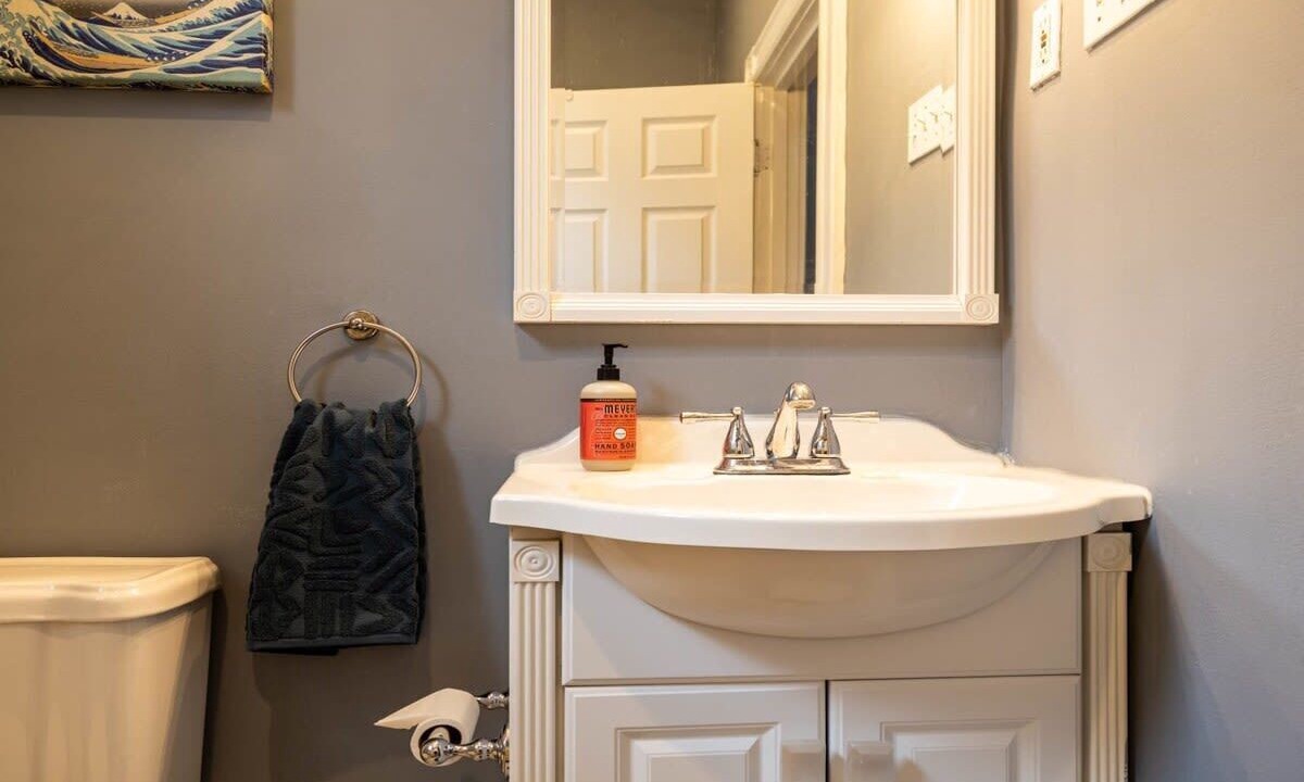 Photo of Bathroom in Tower Grove East