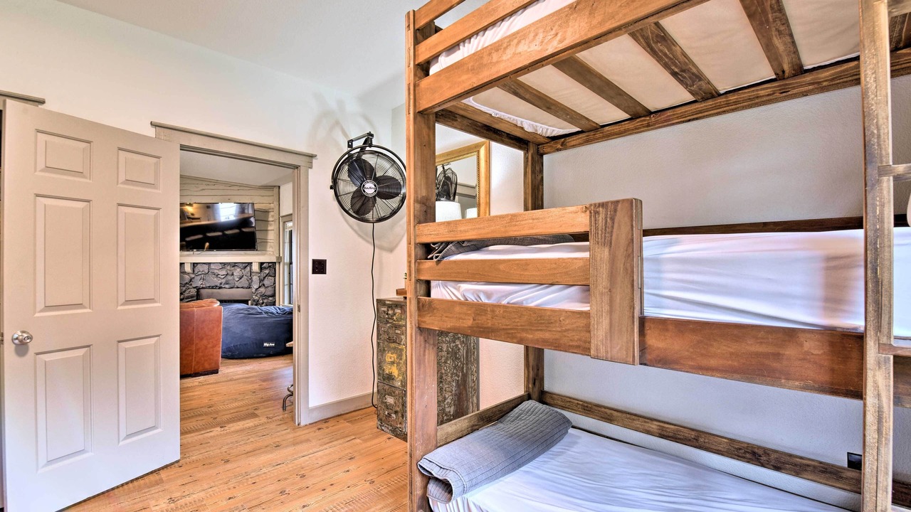 Photo of Bedroom in Graford