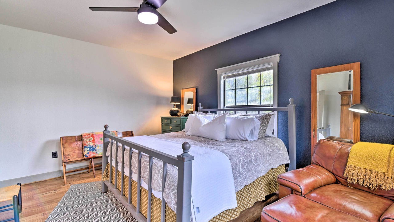 Photo of Bedroom in Graford