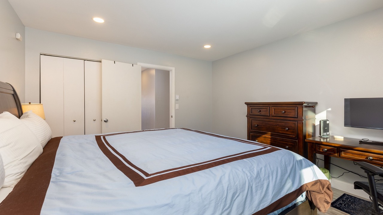 Photo of Bedroom in Summit Cove
