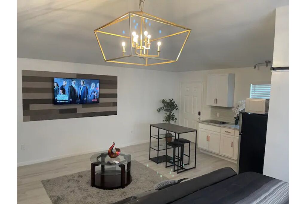 Photo of Livingroom in Spring
