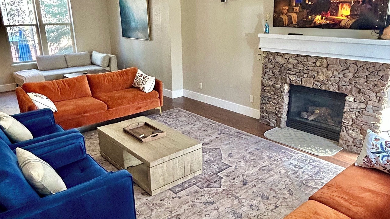 Photo of Livingroom in Ponderosa Trails