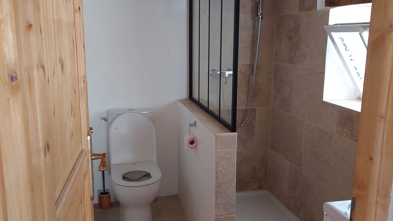 Photo of Bathroom in Montcuq