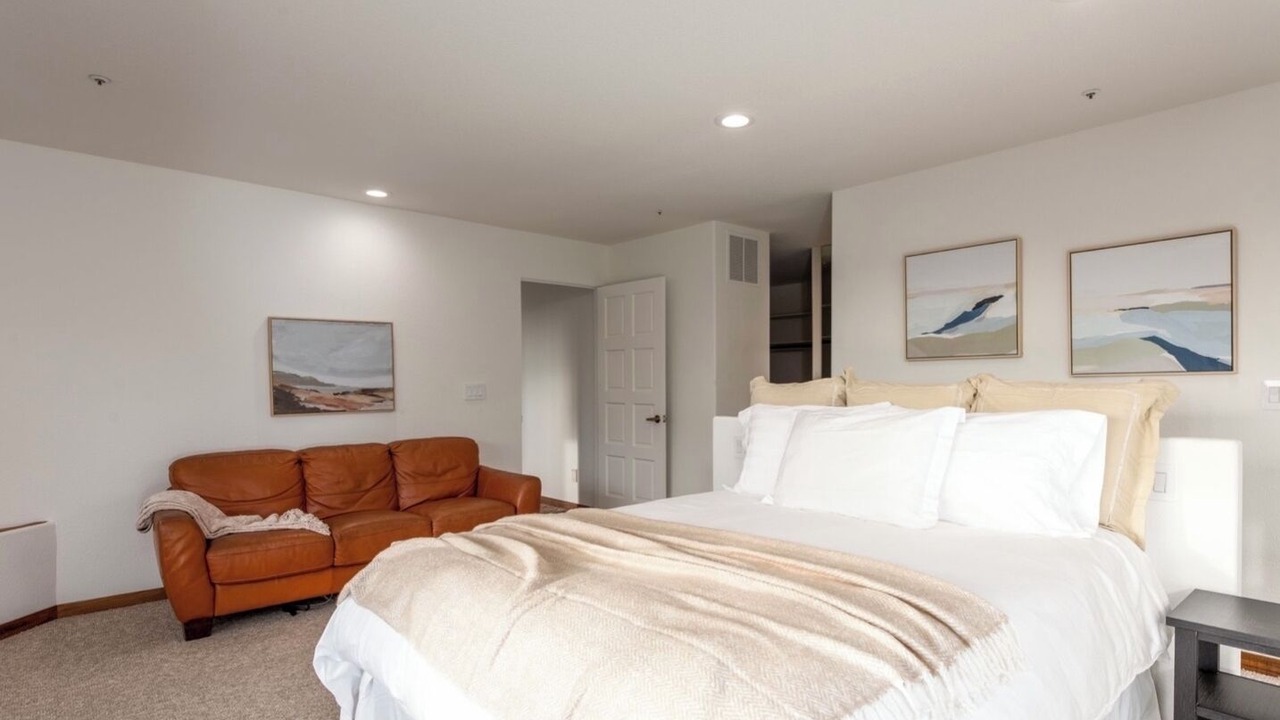 Photo of Bedroom in Santa Rosa