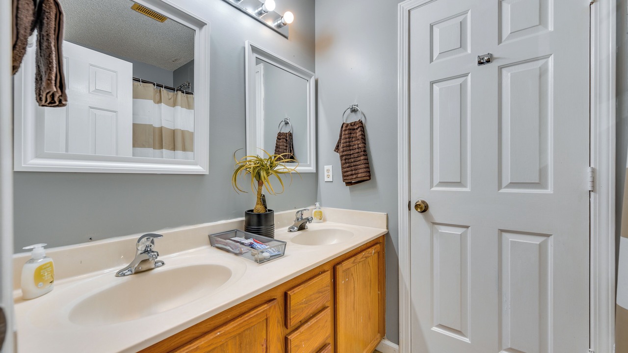 Photo of Bathroom in Enderly Park